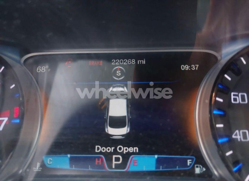 Photo 15 of 2015 Chrysler 200 S (VIN 1C3CCCBG1FN735635)