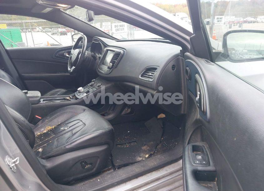 Photo 5 of 2015 Chrysler 200 S (VIN 1C3CCCBG1FN735635)