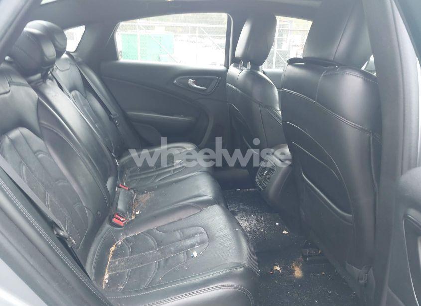 Photo 8 of 2015 Chrysler 200 S (VIN 1C3CCCBG1FN735635)