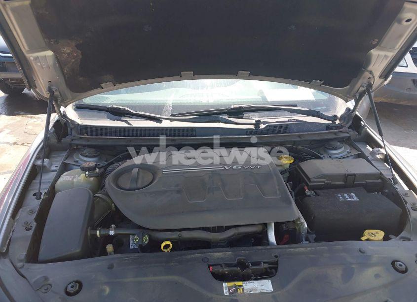 Photo 10 of 2015 Chrysler 200 S (VIN 1C3CCCBG2FN505330)