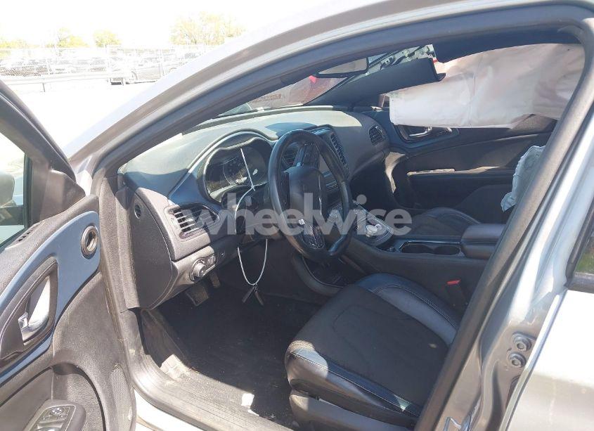 Photo 5 of 2015 Chrysler 200 S (VIN 1C3CCCBG2FN505330)