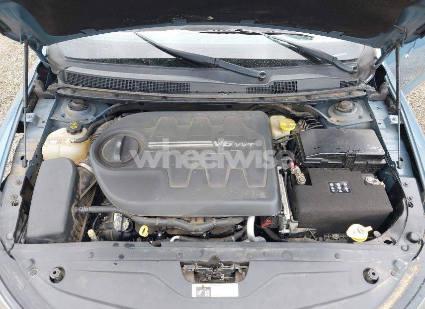 Photo 10 of 2015 Chrysler 200 S (VIN 1C3CCCBG2FN584143)