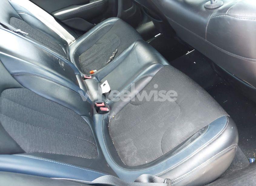 Photo 8 of 2015 Chrysler 200 S (VIN 1C3CCCBG2FN638802)