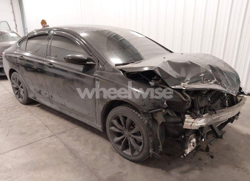2015 Chrysler 200 S (VIN 1C3CCCBG2FN739516) main photo