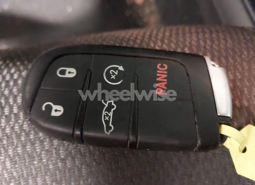 Photo 11 of 2015 Chrysler 200 S (VIN 1C3CCCBG2FN739516)