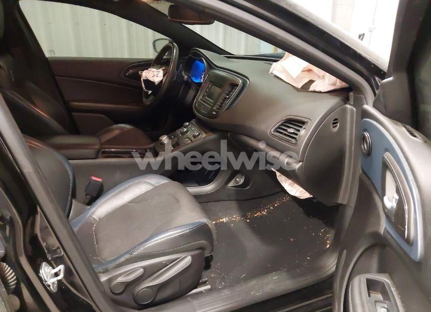 Photo 5 of 2015 Chrysler 200 S (VIN 1C3CCCBG2FN739516)