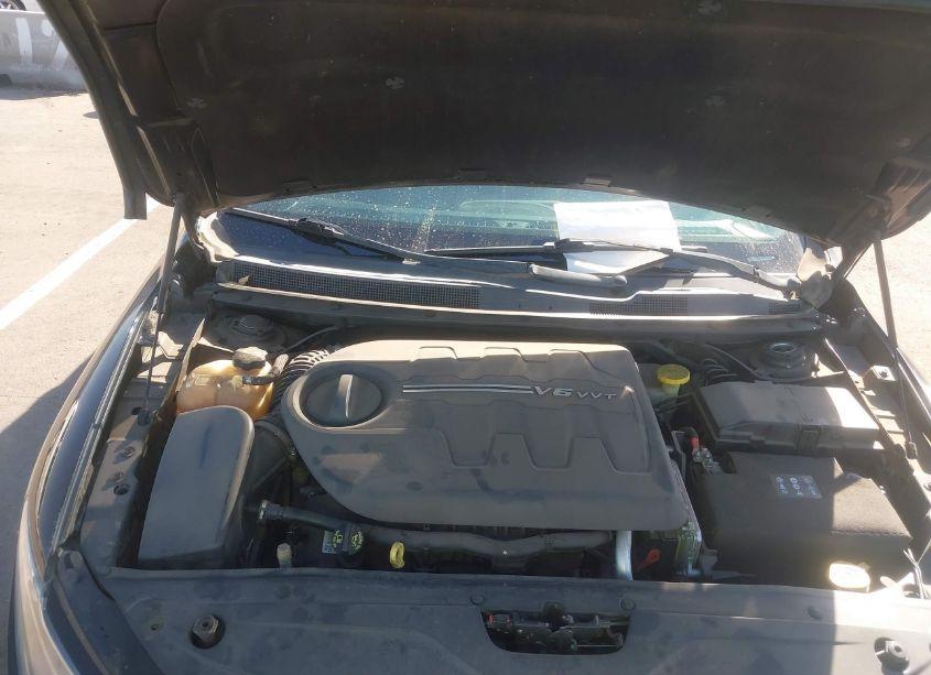 Photo 10 of 2015 Chrysler 200 S (VIN 1C3CCCBG3FN528051)