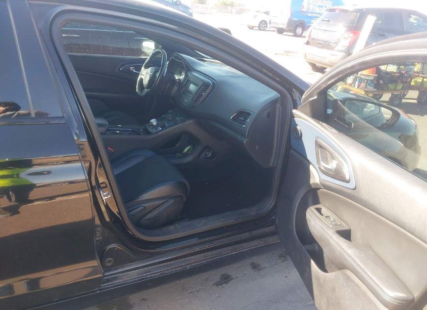 Photo 5 of 2015 Chrysler 200 S (VIN 1C3CCCBG3FN528051)