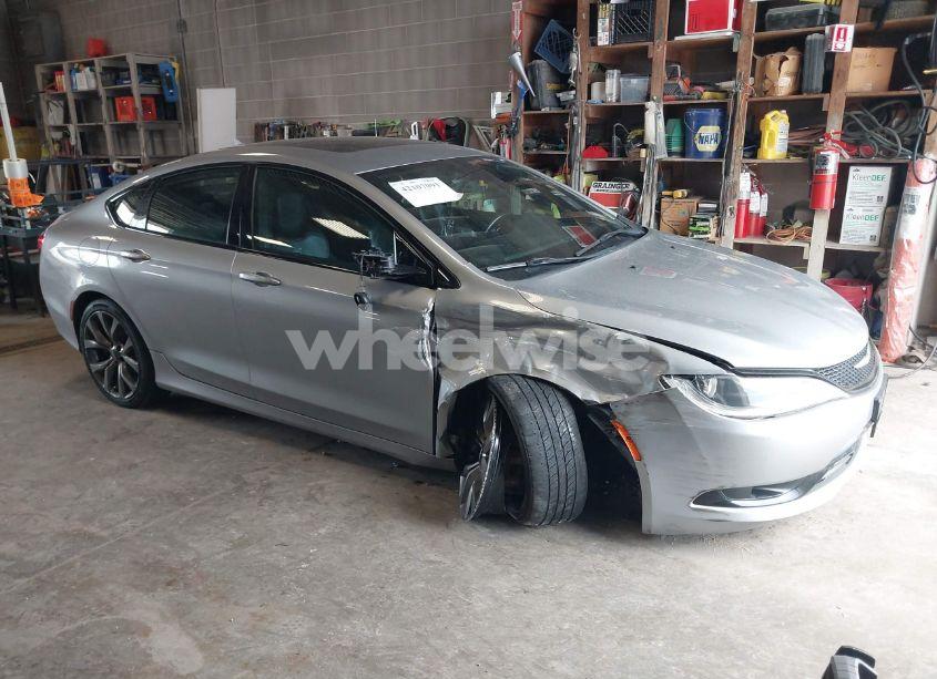 2015 Chrysler 200 S (VIN 1C3CCCBG3FN533475) main photo