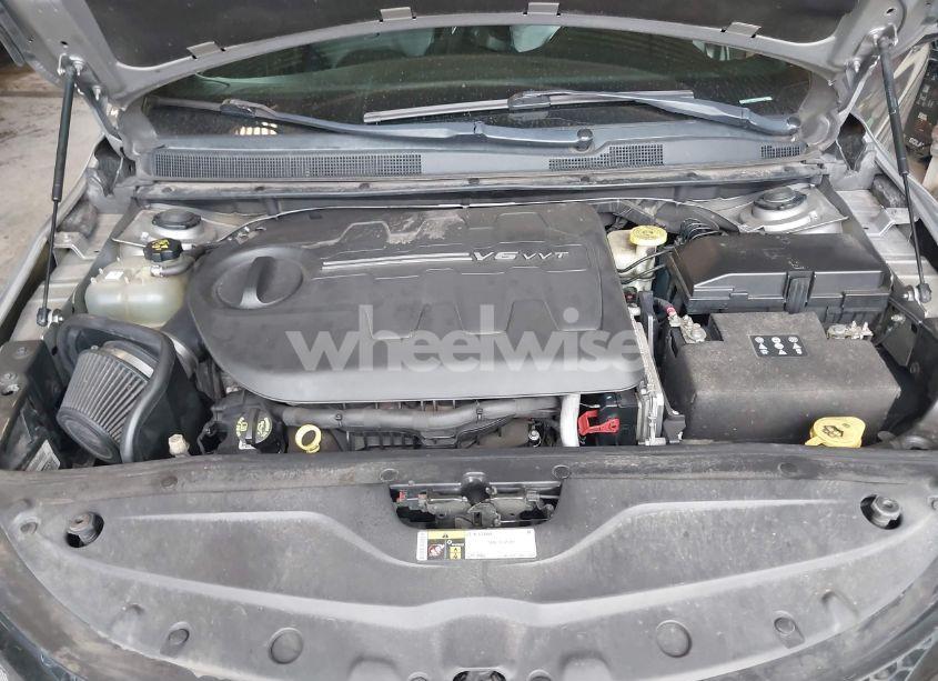 Photo 10 of 2015 Chrysler 200 S (VIN 1C3CCCBG3FN533475)