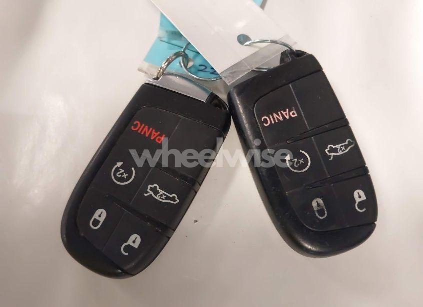 Photo 11 of 2015 Chrysler 200 S (VIN 1C3CCCBG3FN533475)