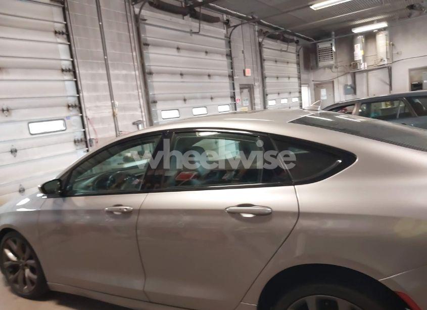 Photo 14 of 2015 Chrysler 200 S (VIN 1C3CCCBG3FN533475)
