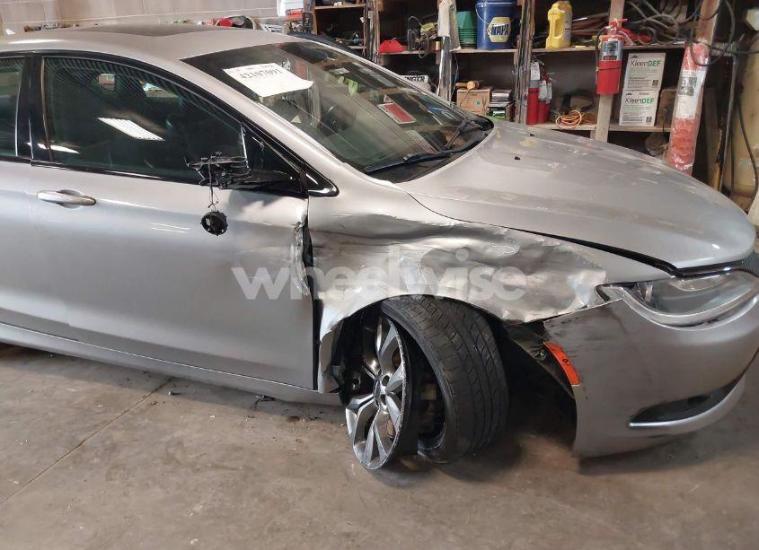 Photo 6 of 2015 Chrysler 200 S (VIN 1C3CCCBG3FN533475)