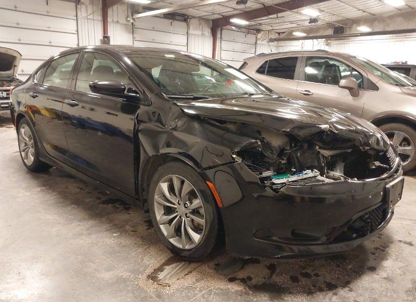 2015 Chrysler 200 S (VIN 1C3CCCBG3FN735622) main photo
