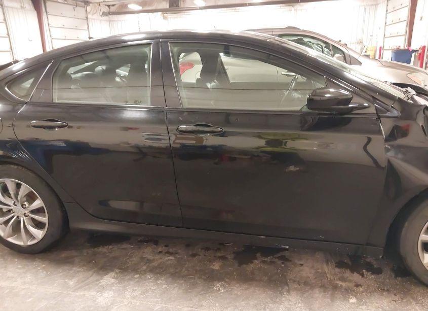 Photo 13 of 2015 Chrysler 200 S (VIN 1C3CCCBG3FN735622)