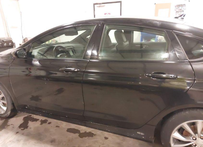 Photo 14 of 2015 Chrysler 200 S (VIN 1C3CCCBG3FN735622)