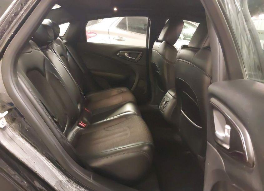 Photo 8 of 2015 Chrysler 200 S (VIN 1C3CCCBG3FN735622)