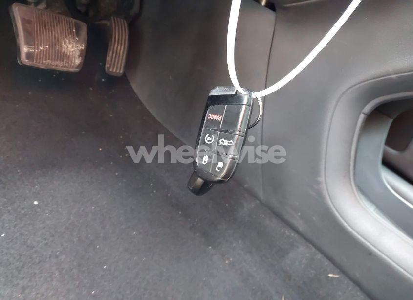 Photo 11 of 2015 Chrysler 200 S (VIN 1C3CCCBG3FN735930)