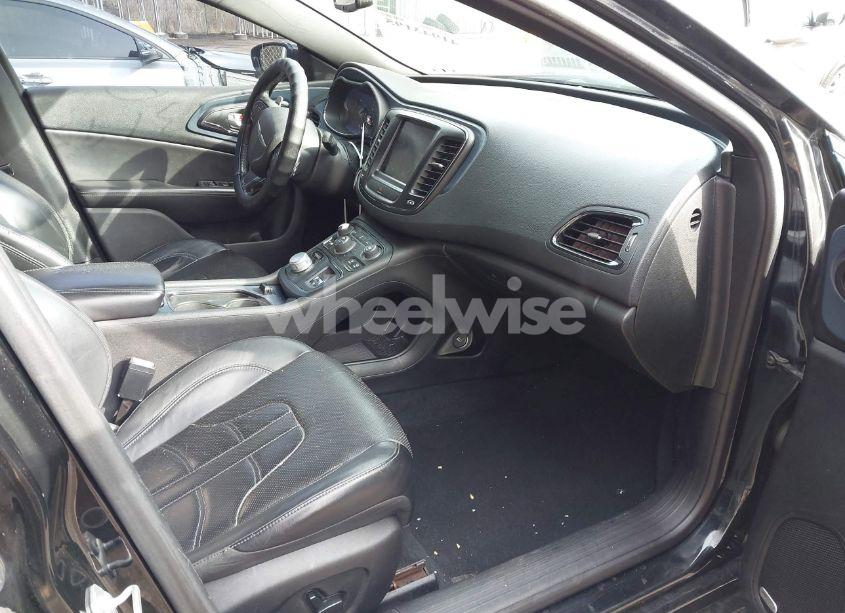 Photo 5 of 2015 Chrysler 200 S (VIN 1C3CCCBG3FN735930)