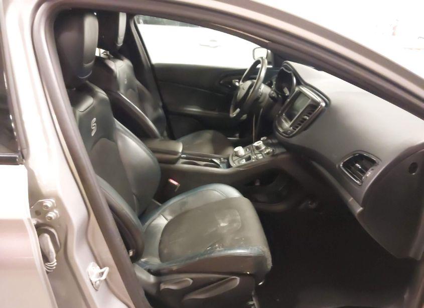 Photo 5 of 2015 Chrysler 200 S (VIN 1C3CCCBG4FN506138)