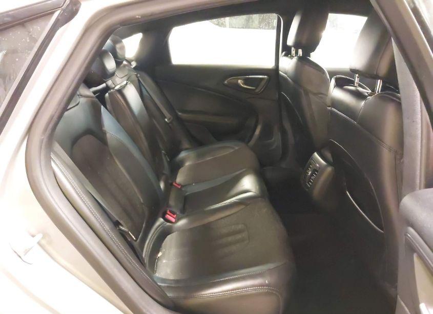 Photo 8 of 2015 Chrysler 200 S (VIN 1C3CCCBG4FN506138)