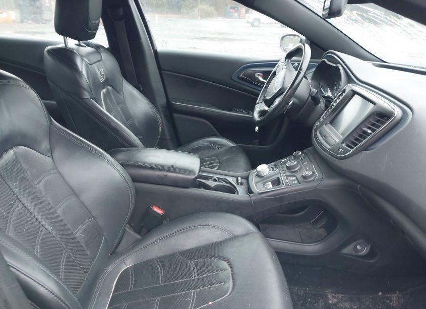 Photo 5 of 2015 Chrysler 200 S (VIN 1C3CCCBG4FN615070)