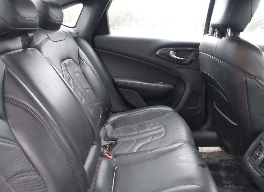 Photo 8 of 2015 Chrysler 200 S (VIN 1C3CCCBG4FN615070)