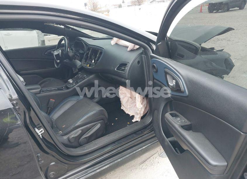 Photo 5 of 2015 Chrysler 200 S (VIN 1C3CCCBG4FN678217)