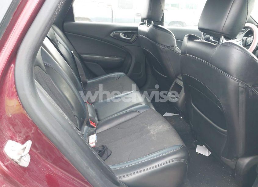 Photo 8 of 2015 Chrysler 200 S (VIN 1C3CCCBG4FN729828)