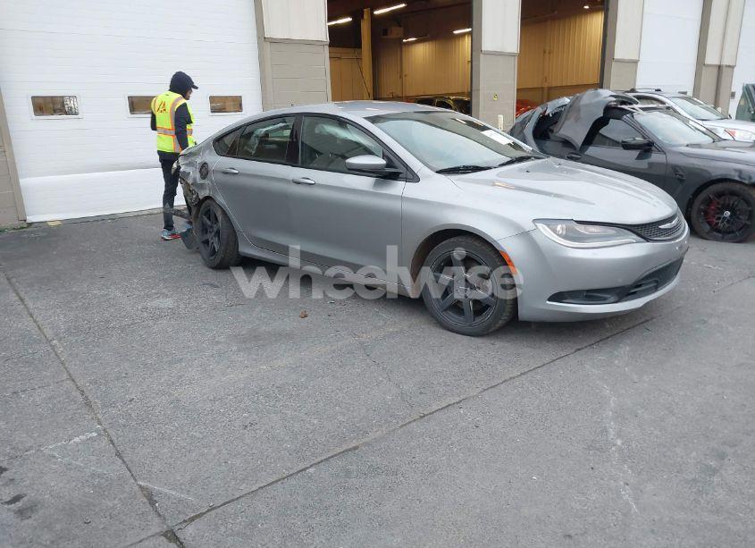 2015 Chrysler 200 S (VIN 1C3CCCBG5FN557244) main photo
