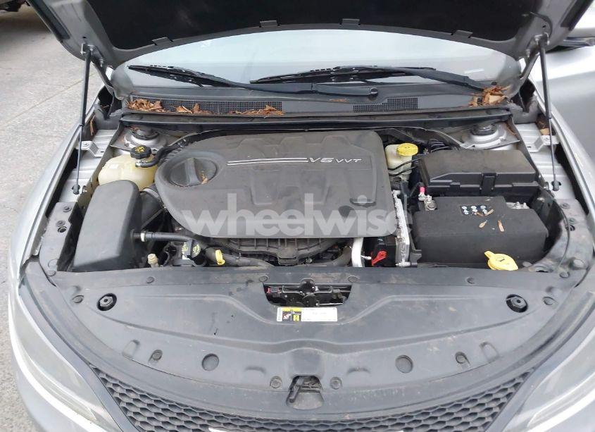 Photo 10 of 2015 Chrysler 200 S (VIN 1C3CCCBG5FN557244)