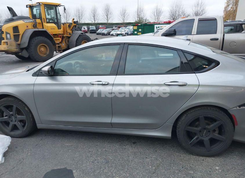 Photo 14 of 2015 Chrysler 200 S (VIN 1C3CCCBG5FN557244)