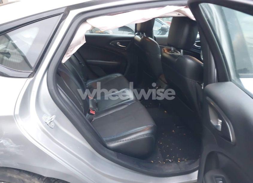 Photo 8 of 2015 Chrysler 200 S (VIN 1C3CCCBG5FN557244)