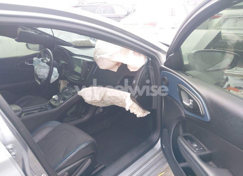 Photo 5 of 2015 Chrysler 200 S (VIN 1C3CCCBG6FN506108)