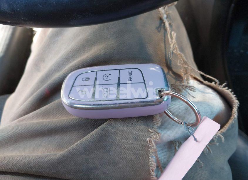 Photo 11 of 2015 Chrysler 200 S (VIN 1C3CCCBG6FN517755)