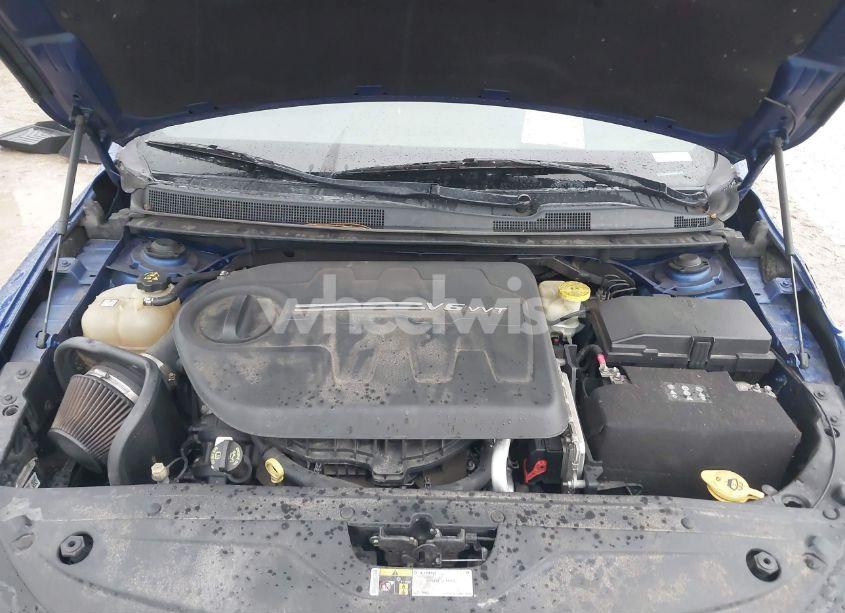 Photo 10 of 2015 Chrysler 200 S (VIN 1C3CCCBG7FN633997)