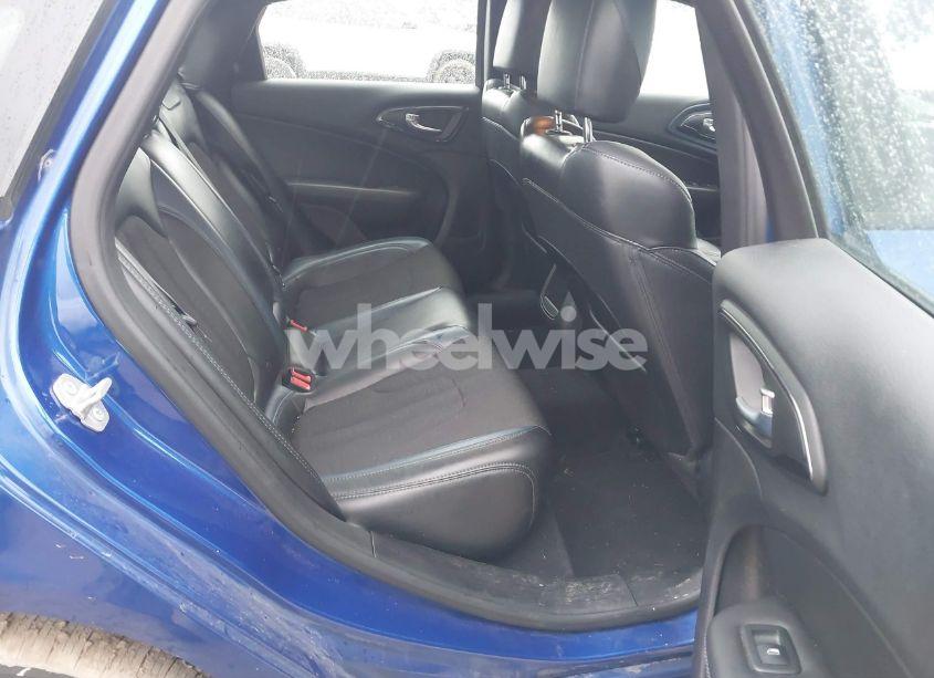 Photo 8 of 2015 Chrysler 200 S (VIN 1C3CCCBG7FN633997)