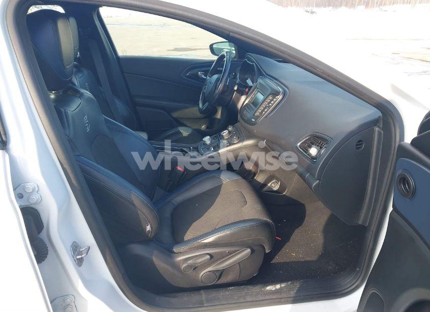Photo 5 of 2016 Chrysler 200 S (VIN 1C3CCCBG7GN192180)
