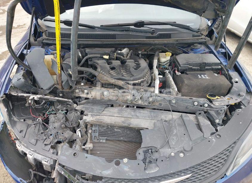 Photo 10 of 2015 Chrysler 200 S (VIN 1C3CCCBG8FN551860)