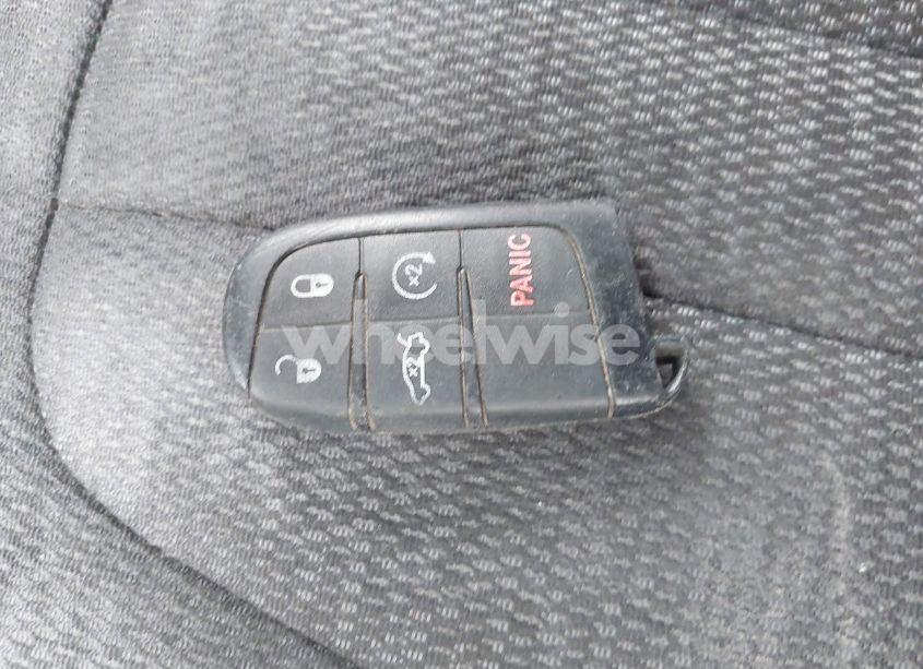 Photo 11 of 2015 Chrysler 200 S (VIN 1C3CCCBG8FN551860)