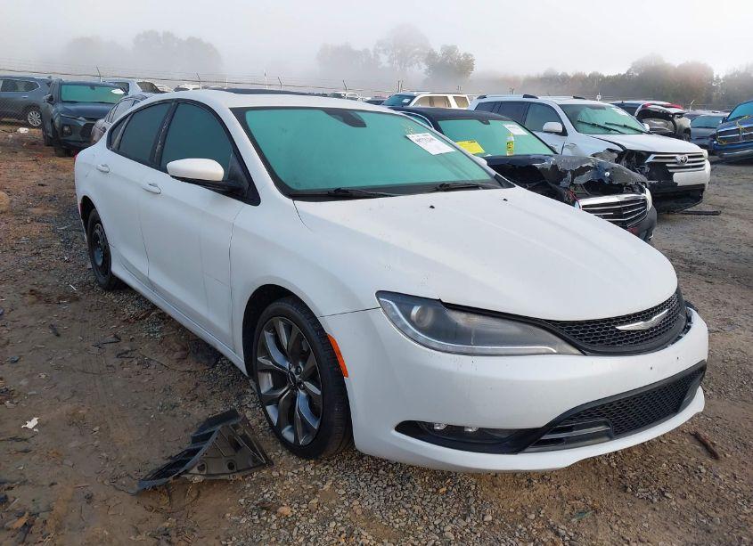 2015 Chrysler 200 S (VIN 1C3CCCBG8FN613595) main photo