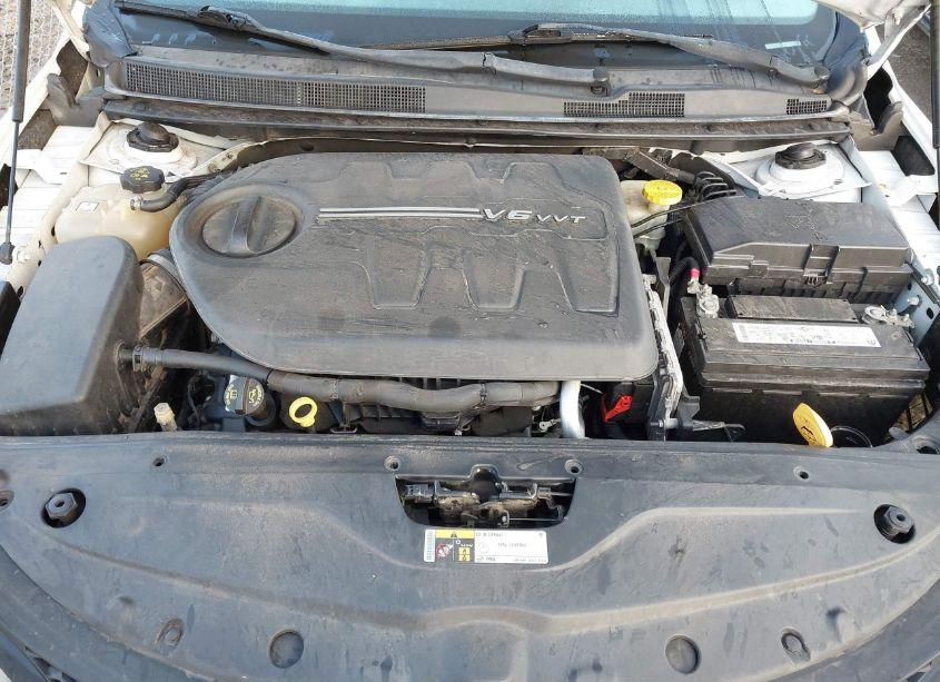 Photo 10 of 2015 Chrysler 200 S (VIN 1C3CCCBG8FN613595)