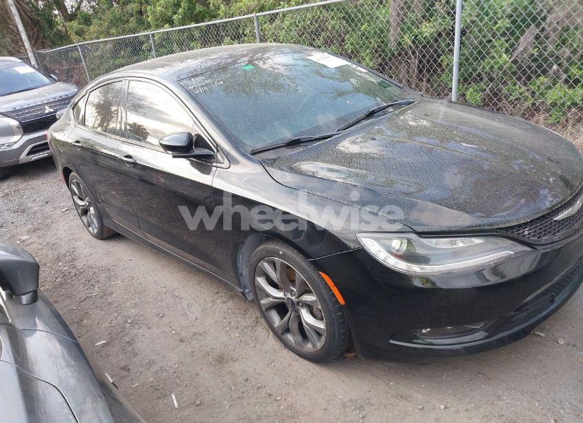 2015 Chrysler 200 S (VIN 1C3CCCBG8FN643695) main photo