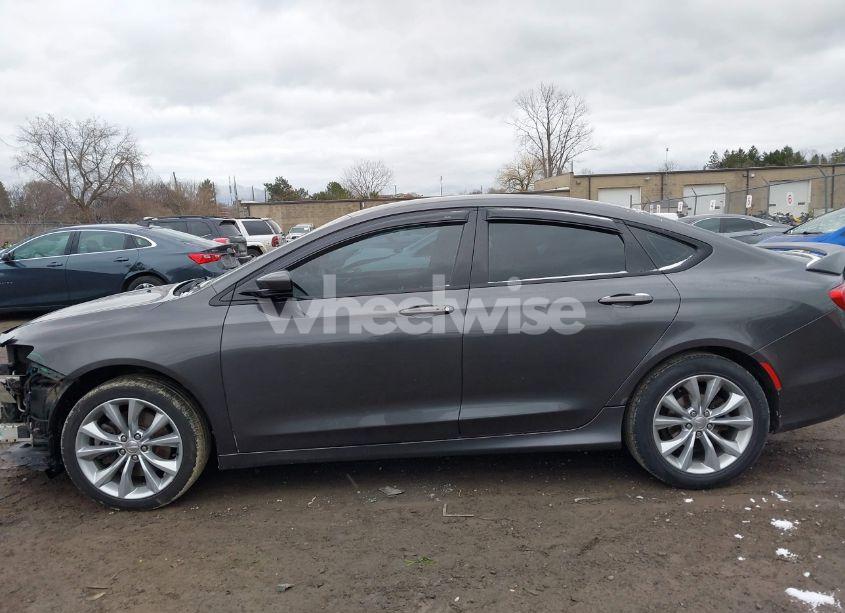 Photo 15 of 2015 Chrysler 200 S (VIN 1C3CCCBG9FN516065)