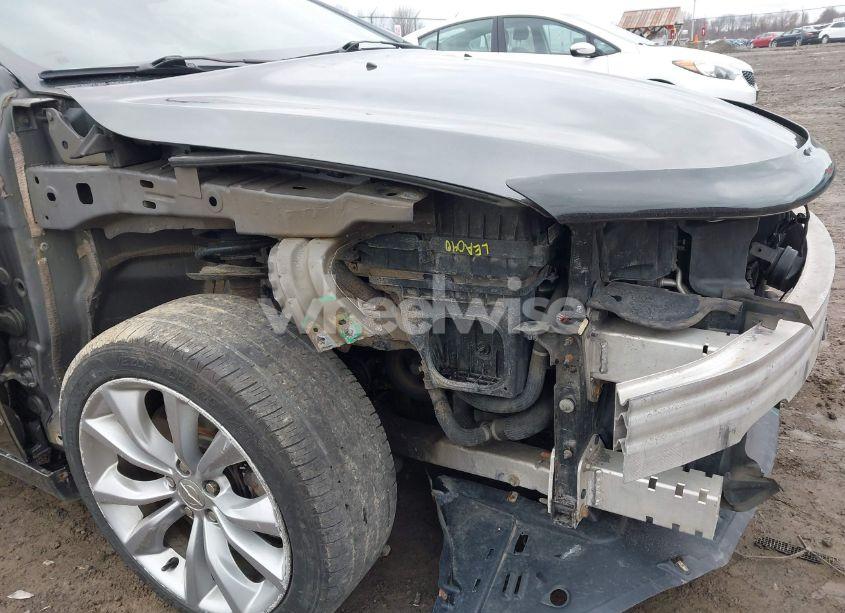 Photo 6 of 2015 Chrysler 200 S (VIN 1C3CCCBG9FN516065)