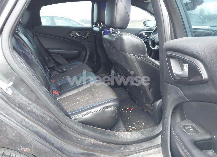 Photo 8 of 2015 Chrysler 200 S (VIN 1C3CCCBG9FN516065)