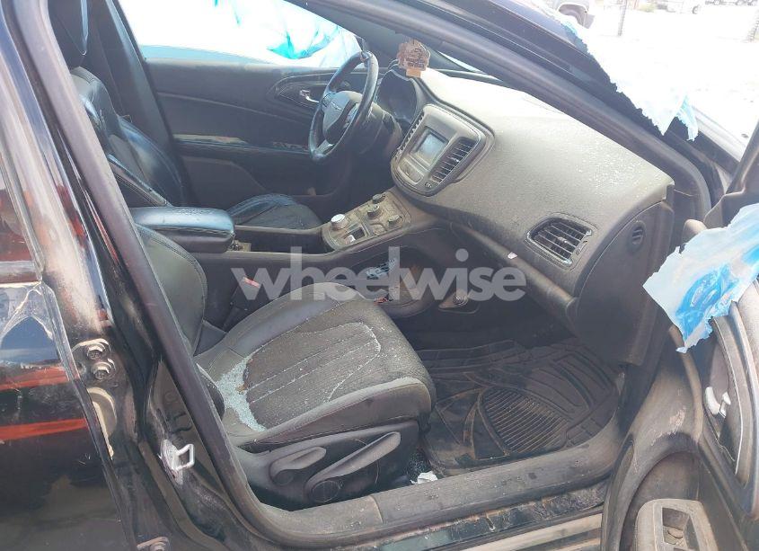 Photo 5 of 2015 Chrysler 200 S (VIN 1C3CCCBG9FN610009)