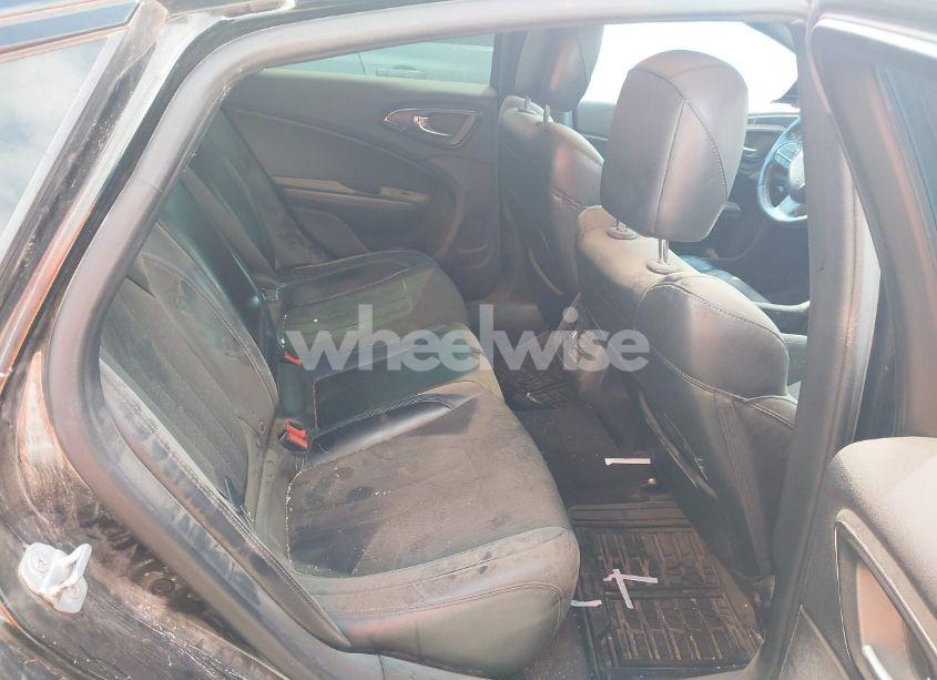 Photo 8 of 2015 Chrysler 200 S (VIN 1C3CCCBG9FN610009)