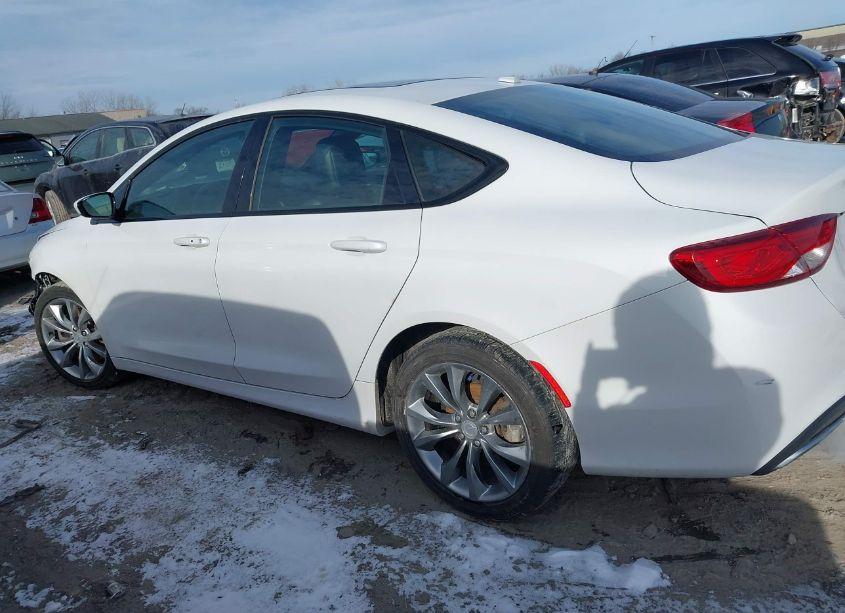 Photo 14 of 2015 Chrysler 200 S (VIN 1C3CCCBGXFN620676)