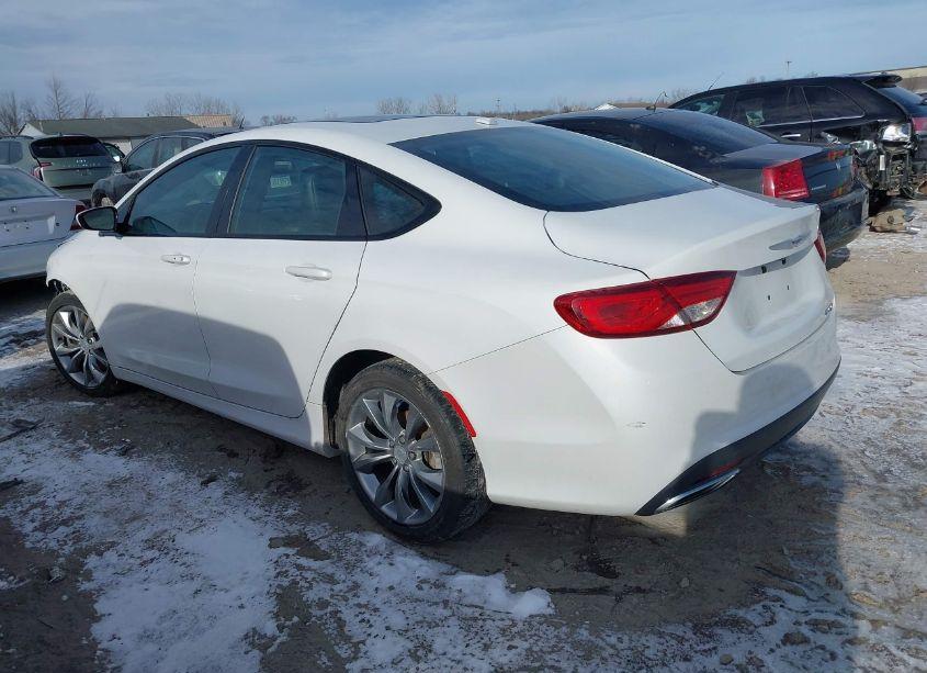 Photo 3 of 2015 Chrysler 200 S (VIN 1C3CCCBGXFN620676)